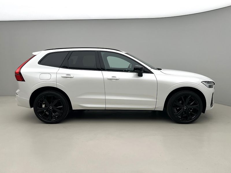 Volvo XC60 B5 AWD BLACK EDITION PLUS AUT  - fotka 10 z 48