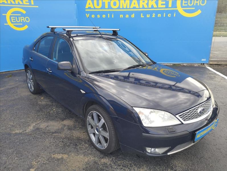 Ford Mondeo 1,8 Ghia - fotka 3 z 17