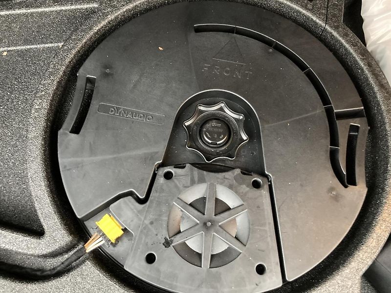 Volkswagen e-Golf (2019) MATRIX NAV DYNAUDIO WINTERPAKE - fotka 26 z 45