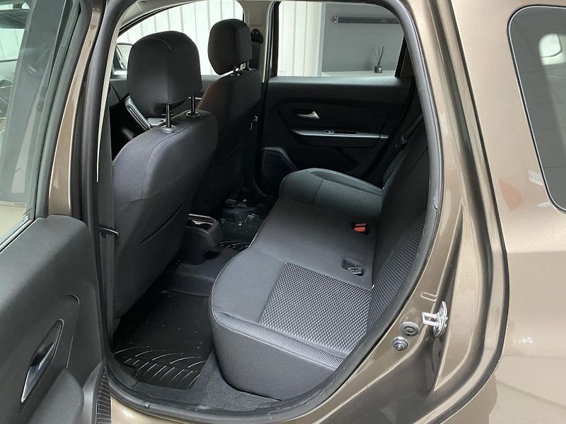 Dacia Duster 1.0 TCe LPG ČR REZERVACE  - fotka 18 z 26