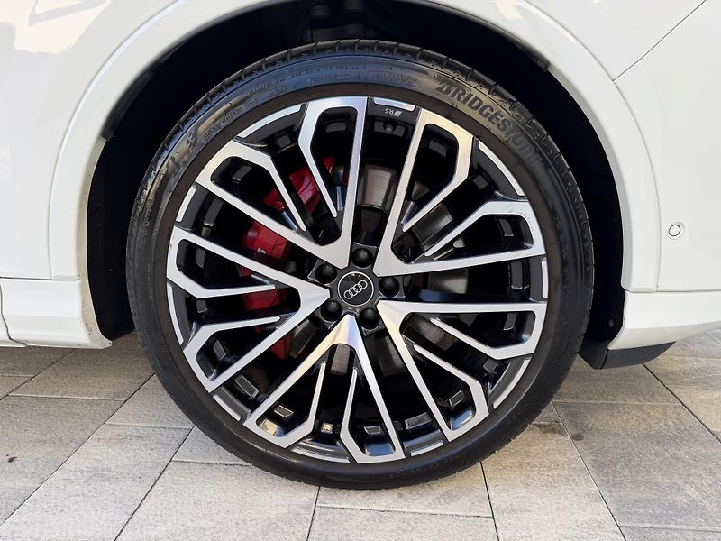 Audi SQ7 (2024) Zaruka do 2029,masaz,7 mist - fotka 10 z 19