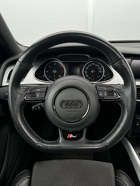 Audi A4 3.0TDI 180kW Quattro S-LINE  - fotka 10 z 27