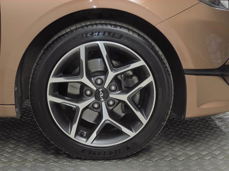 Kia Ceed (2021) Gold 1.5 T-GDI, Serv.kniha - fotka 14 z 19