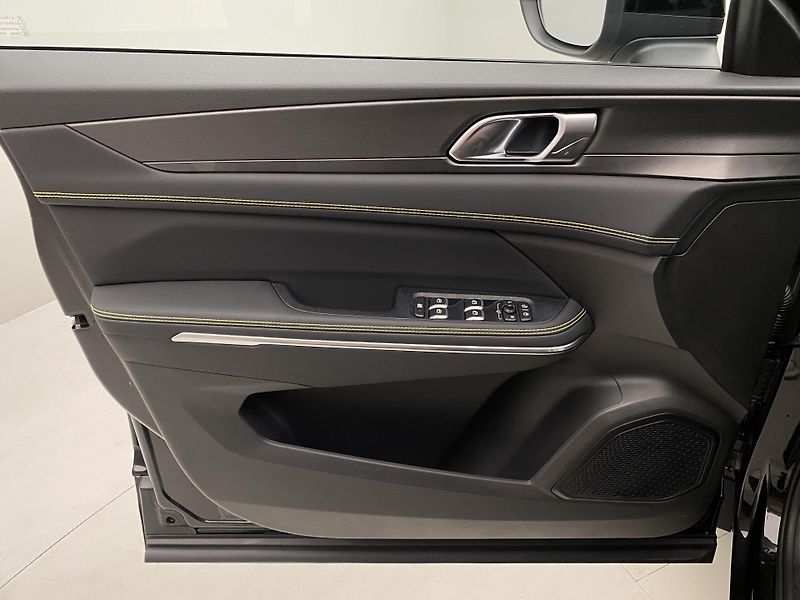 Lynk & Co 01 (2025) 01 CORE PHEV - fotka 26 z 82