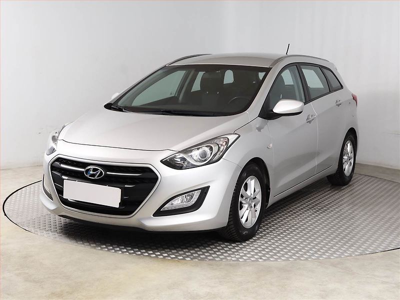Hyundai i30 (2016) 1.6 GDI, Serv.kniha, Tempomat - fotka 2 z 14