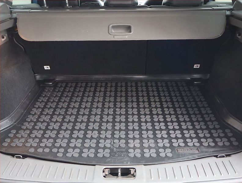 Ford Kuga (2009) Titanium 2.0 TDCi, 4X4 - fotka 14 z 16