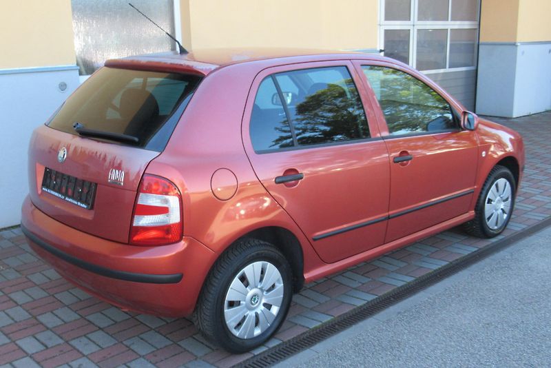 Škoda Fabia 1.2i 12V KLIMA VYHŘÍV. SEDAČKY - fotka 2 z 19
