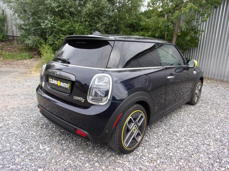 Mini Ostatní (2021) COOPER SE 32kWh 135kW PANORAMA - fotka 5 z 25