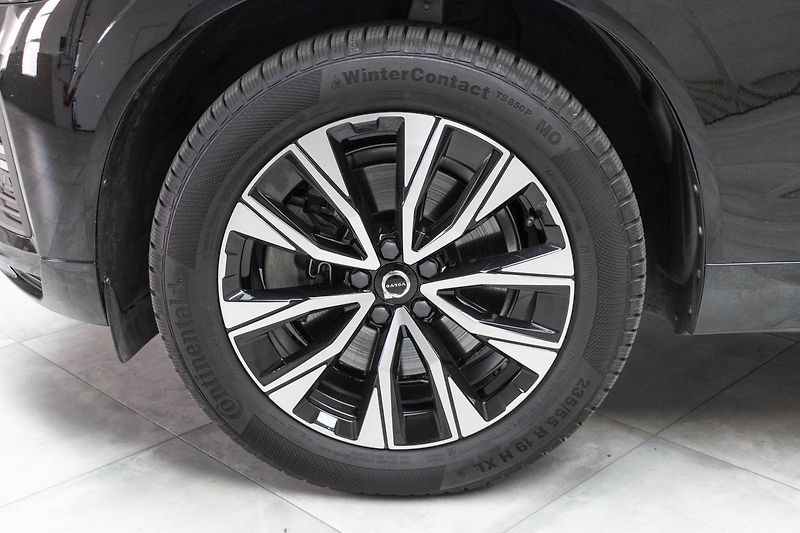 Volvo XC60 B4 ESSENTIAL*TAŽNÉ*KAMERA*DPH* - fotka 29 z 34