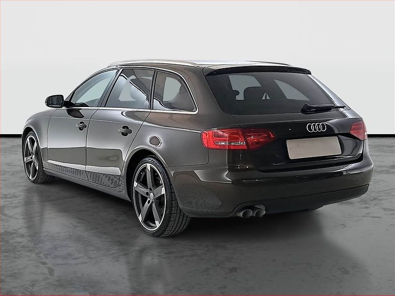 Audi A4 (2011) 2.0 TDI - fotka 4 z 17