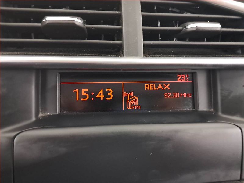 Citroën C4 (2013) 1.6 VTi, Tempomat - fotka 13 z 19