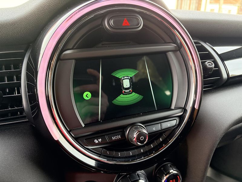 Mini Cooper 1.5 TURBO 100kW LED REZERVACE - fotka 28 z 38