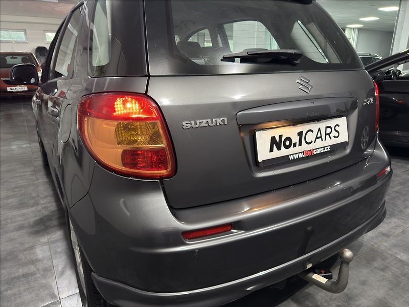 Suzuki SX4 1,6   VVT SPORT-LINE KEYLESS - fotka 28 z 35