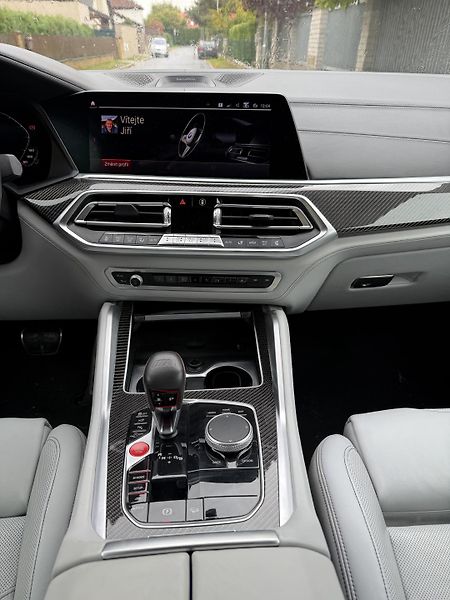 BMW X6 (2020) BMW X6M Competition - fotka 20 z 27