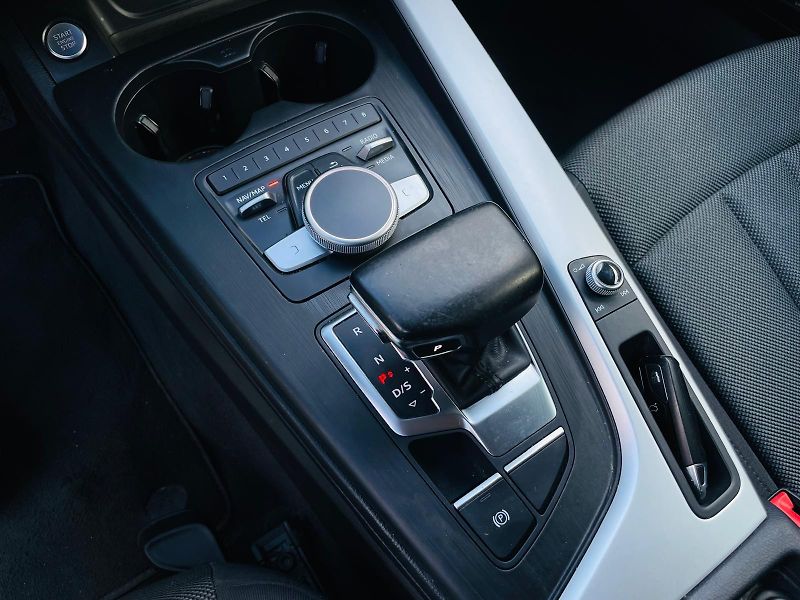 Audi A4 3.0TDI AUT KAMERA SERVISKA  - fotka 49 z 60