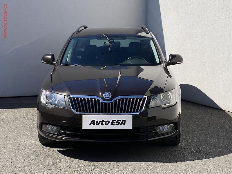 Škoda Superb (2014) 1.4 TSi, Active - fotka 2 z 18