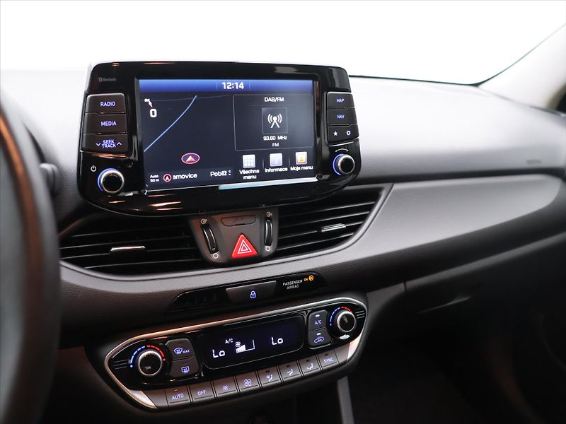 Hyundai i30 1,6 CRDi 85kW Style CZ 1.Maj. - fotka 20 z 30