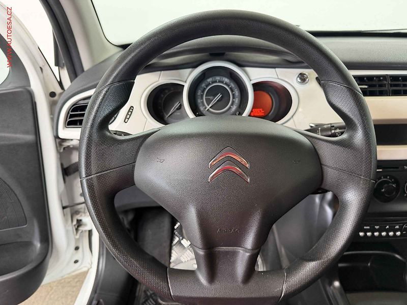 Citroën C3 (2012) 1.2i, ČR, AC - fotka 12 z 15