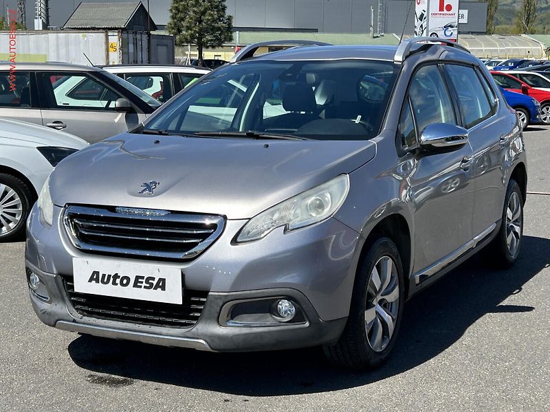 Peugeot 2008 (2016) 1.2PT, Allure - fotka 3 z 16