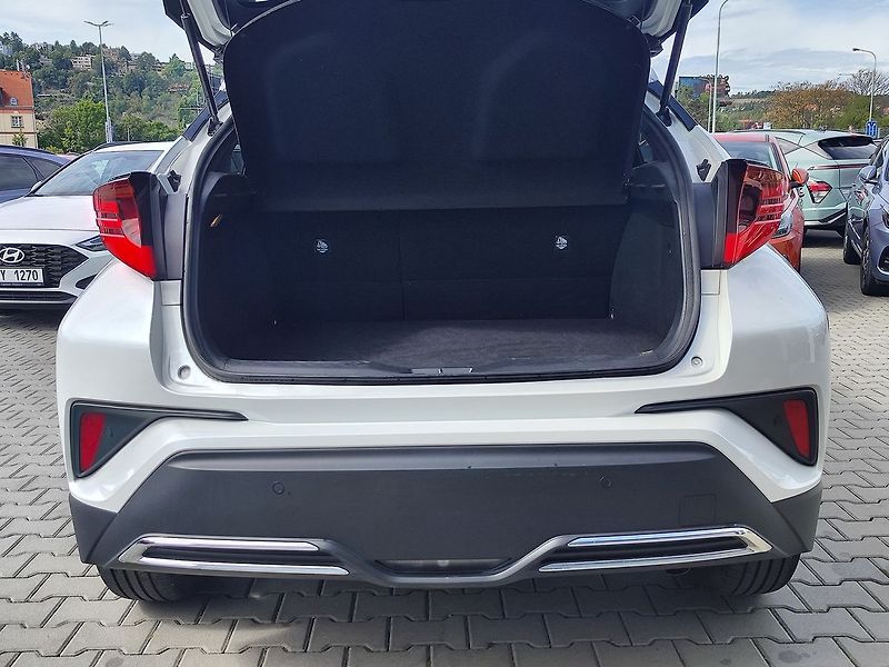 Toyota C-HR 2.0 HEV/112kW Executive E-CVT - fotka 9 z 28