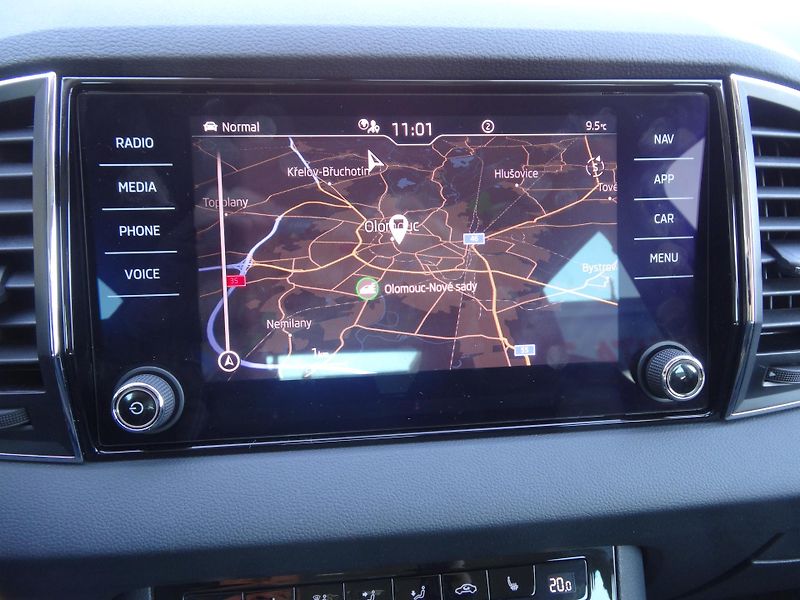 Škoda Karoq 1.5TSi DSG taž.zař. Plná nádrž - fotka 20 z 50