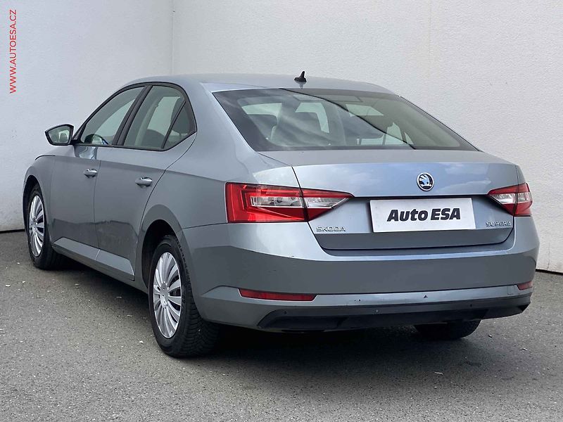 Škoda Superb (2015) 2.0 TDi, ČR, Active - fotka 6 z 16