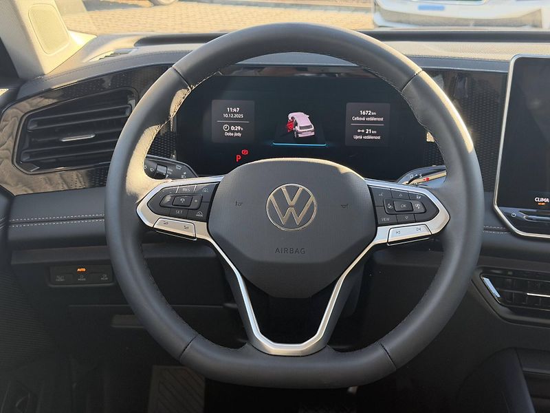 Volkswagen Tiguan (2025) People 7DSG mHEV 1,5eTSI - fotka 11 z 23