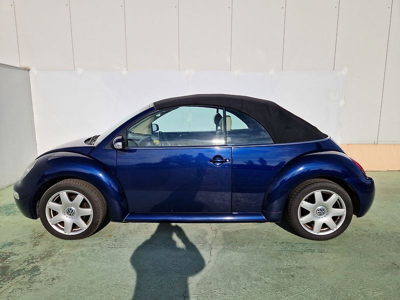 Volkswagen New Beetle Highline 2.0 - fotka 7 z 31