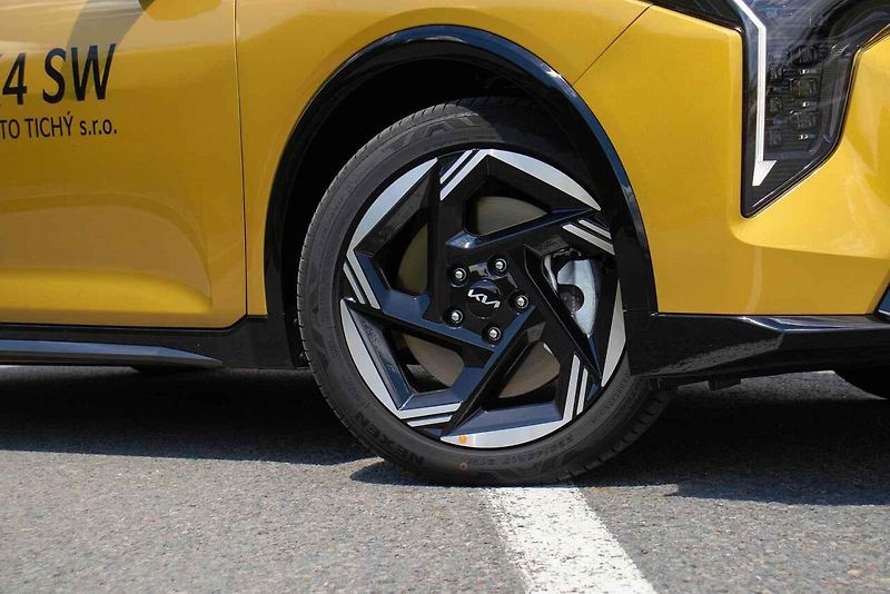 Test Kia K4 Sportswagon.