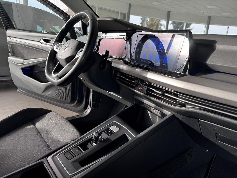 Volkswagen Golf 1,0eTSI 81kW*DSG*Life*DPH - fotka 13 z 28