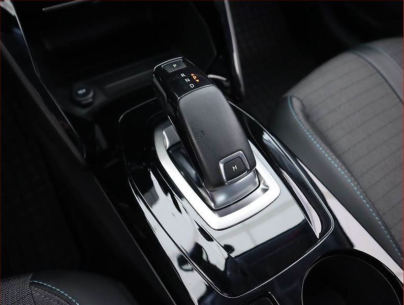 Peugeot 208 (2020) 1.2 PureTech, Automat, Kůže - fotka 13 z 20