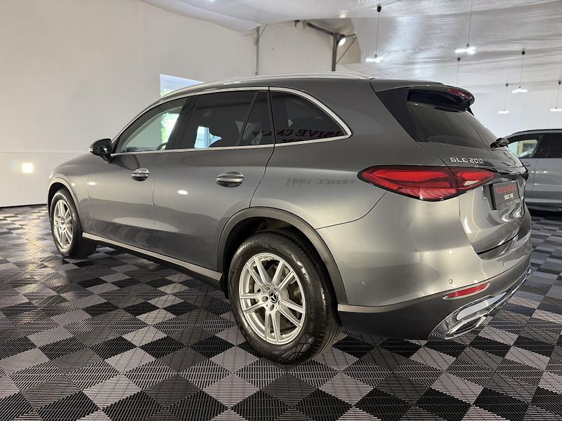 Mercedes-Benz GLC 200 benzin 4M LED Tažné - fotka 8 z 38
