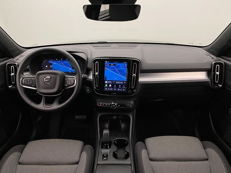 Volvo XC40 B3 CORE AUT CZ 1.maj. - fotka 2 z 51