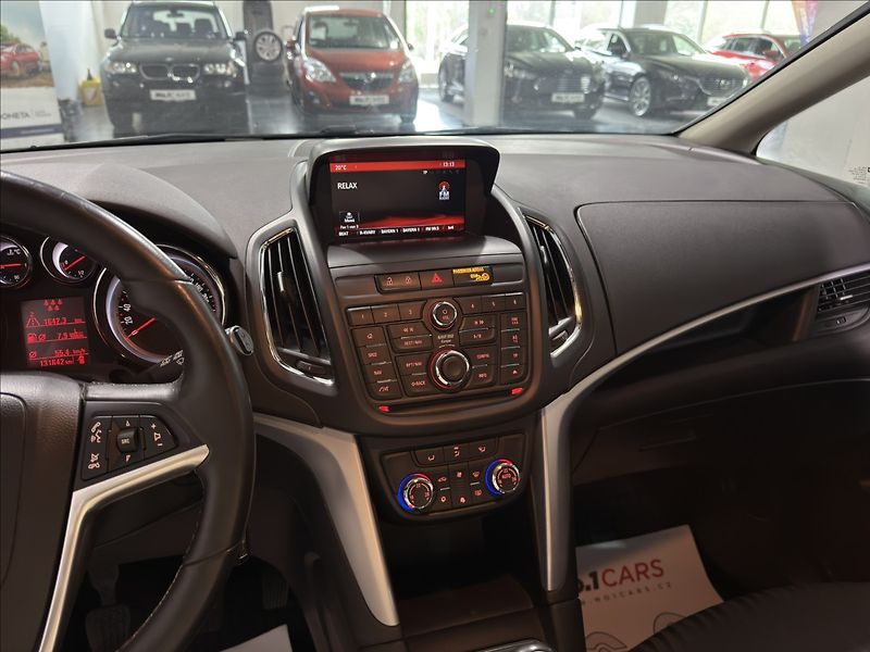 Opel Zafira 1,4   TURBO KAMERA XEN 7 MÍST - fotka 12 z 27