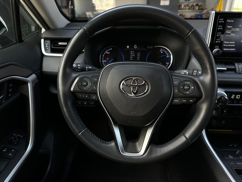 Toyota RAV4 (2021) 2.5 Hybrid e-CVT Executive FW - fotka 18 z 26