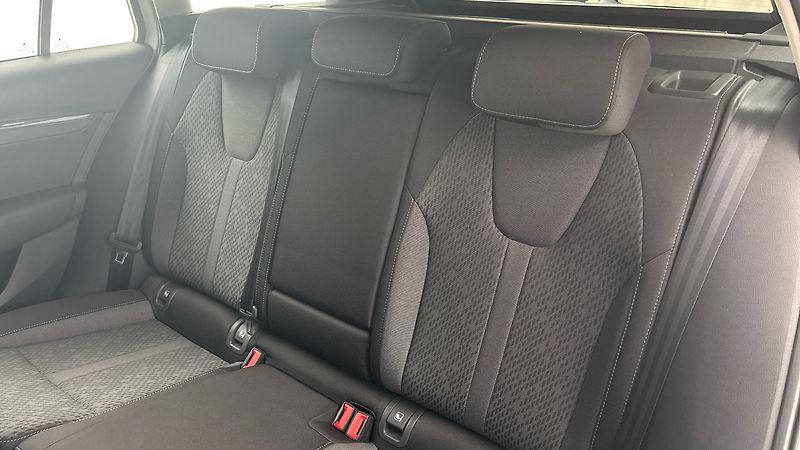 Škoda Octavia 2.0 TDI DSG Style Combi - fotka 16 z 28