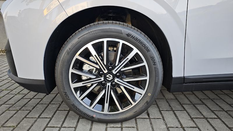 Leapmotor B10 (2026)  Design 1,5 EV hybrid  - fotka 15 z 39