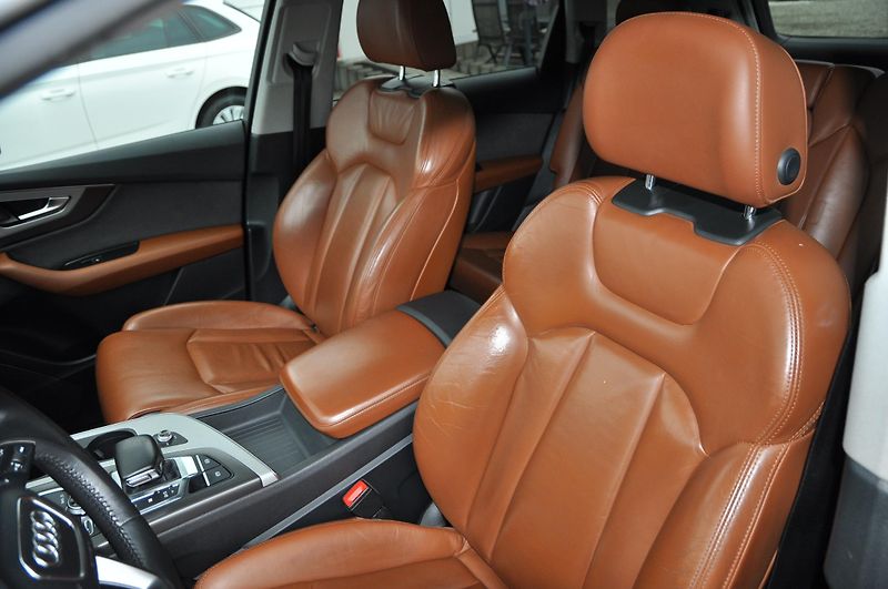 Audi Q7 3.0TFSi 245kW 4x4 S-line 7.mís - fotka 7 z 28