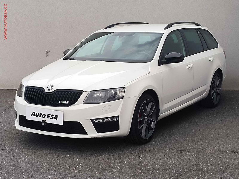 Škoda Octavia (2014) 2.0 TDi, ČR, RS, DSG, bixen - fotka 3 z 20