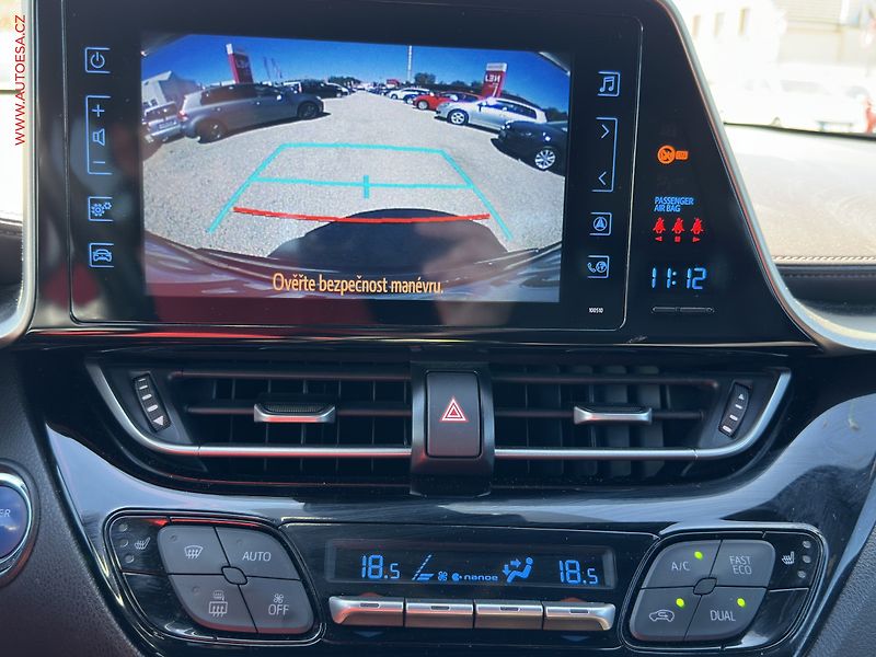 Toyota C-HR (2018) 1.8i, 2.maj,ČR, AT, LED - fotka 14 z 18