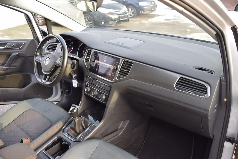 Volkswagen Golf Sportsvan (2019) 1.5TSI 96kw IQ.DRIVE NAVI ACC  - fotka 36 z 49