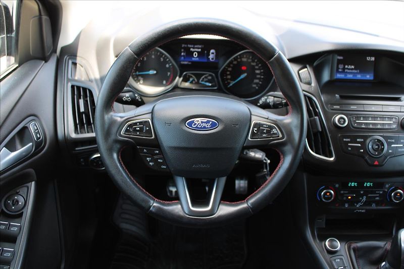 Ford Focus 1,5 EB  NOVÉ V ČR,RED EDITION - fotka 9 z 32