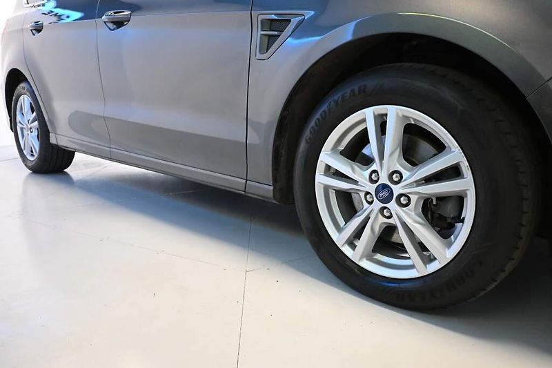 Ford S-MAX (2022) 2.0 LED ACC SONY Tažné WEBASTO - fotka 39 z 40