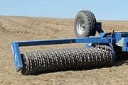Nový traktor Řady 6 představila společnost Zetor Tractors na poli u Vážan nad Litavou. Začala jeho sériová výroba.