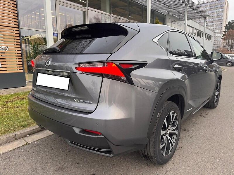 Lexus NX 300h 300h - fotka 2 z 7
