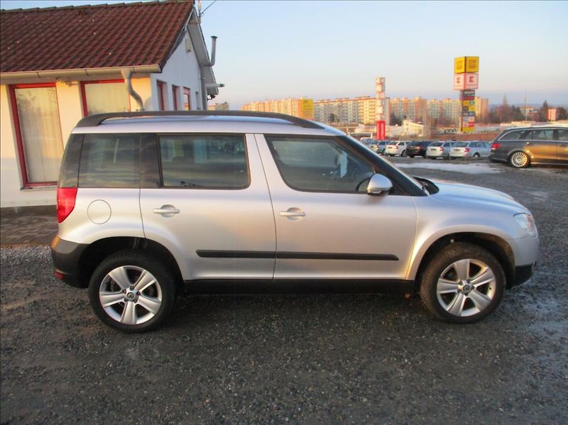 Škoda Yeti 1,2 TSI, serviska, aut. klima, - fotka 4 z 37
