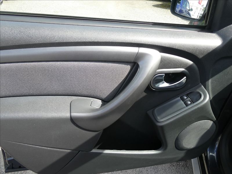 Dacia Duster 1,2 TCe 92 kW Prestige,TZ,navi - fotka 28 z 39