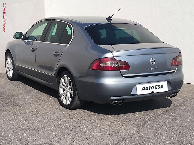 Škoda Superb (2008) 3.6 FSi 4x4, Elegance, AT - fotka 6 z 22