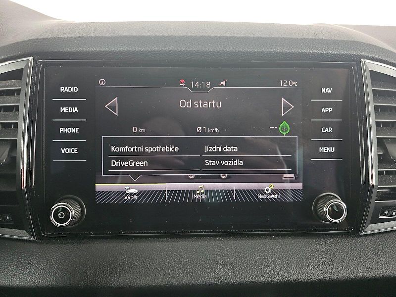 Škoda Karoq (2019) 1.5TSI 110kW DSG Style TAŽNÉ - fotka 19 z 32