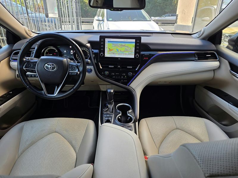 Toyota Camry 2.5-VIP-EXECUTIVE-HYBRID - fotka 2 z 13